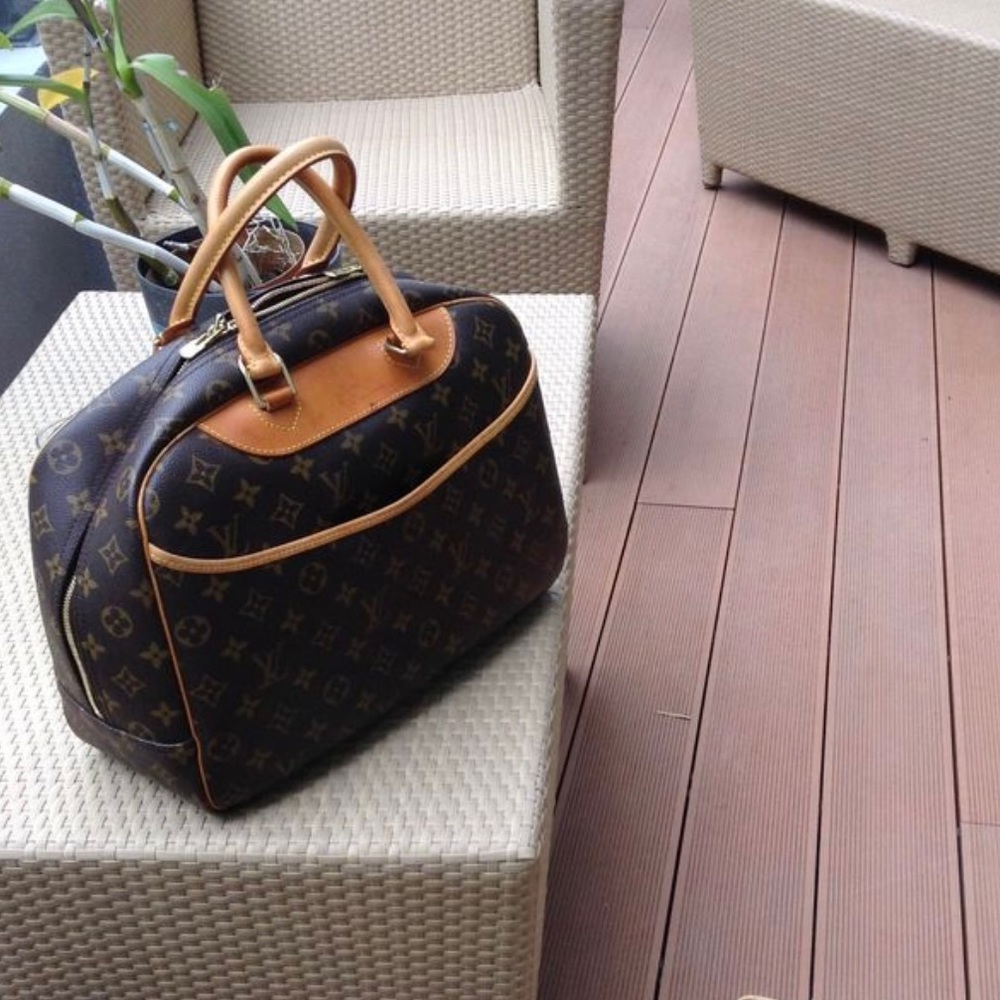 LOUIS VUITTON Monogram Deauville Bag - Picture 2 of 14